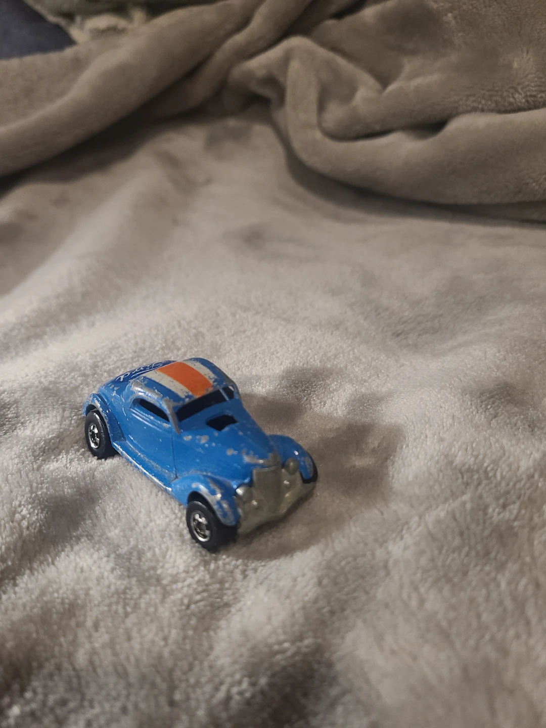 Hot Wheels 1973 'Neet Streeter' Ford Diecast Car - photo 2