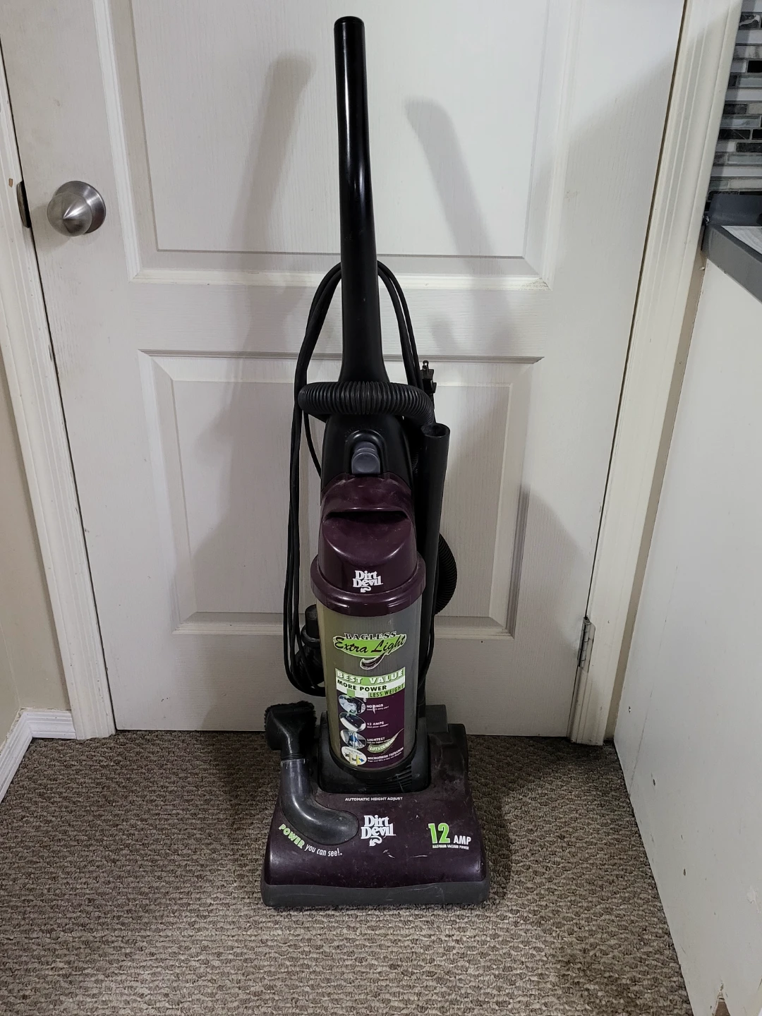 Dirt Devil Extra Light Vacuum Cleaner 12 Amp - photo 2