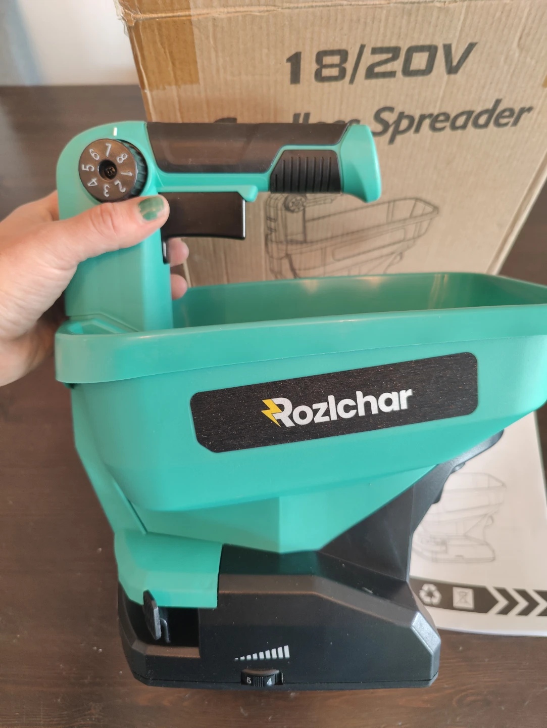 Rozlchar 18/20V Cordless Spreader - photo 3