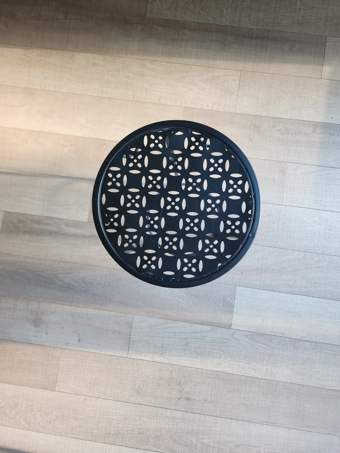 Black Round Metal Plant Stand