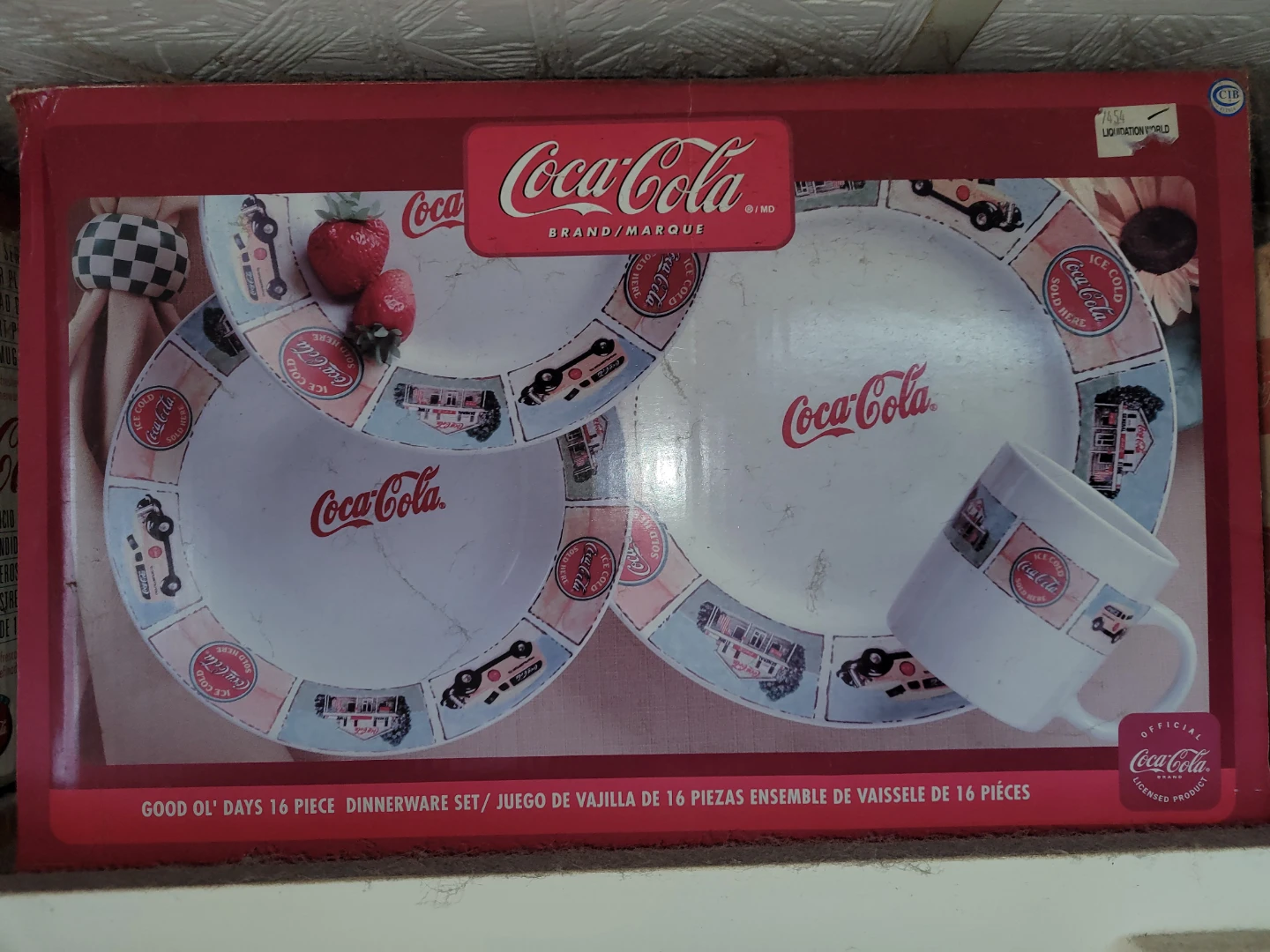Coca-Cola 16 Piece Dinnerware Set