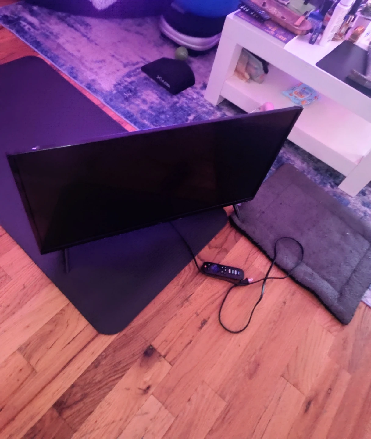 TCL 32" Roku Smart TV - photo 3
