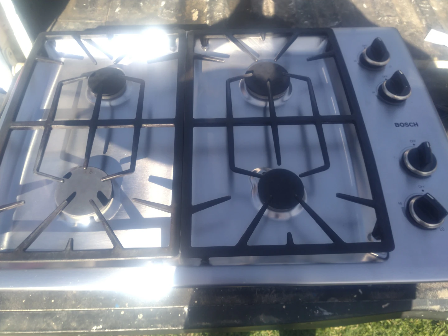 Bosch Stainless Steel 4-Burner Gas Cooktop - photo 2