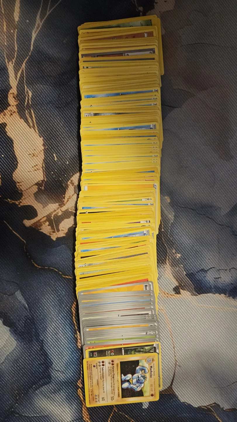 Large Stack of Pokémon Trading Cards - photo 2
