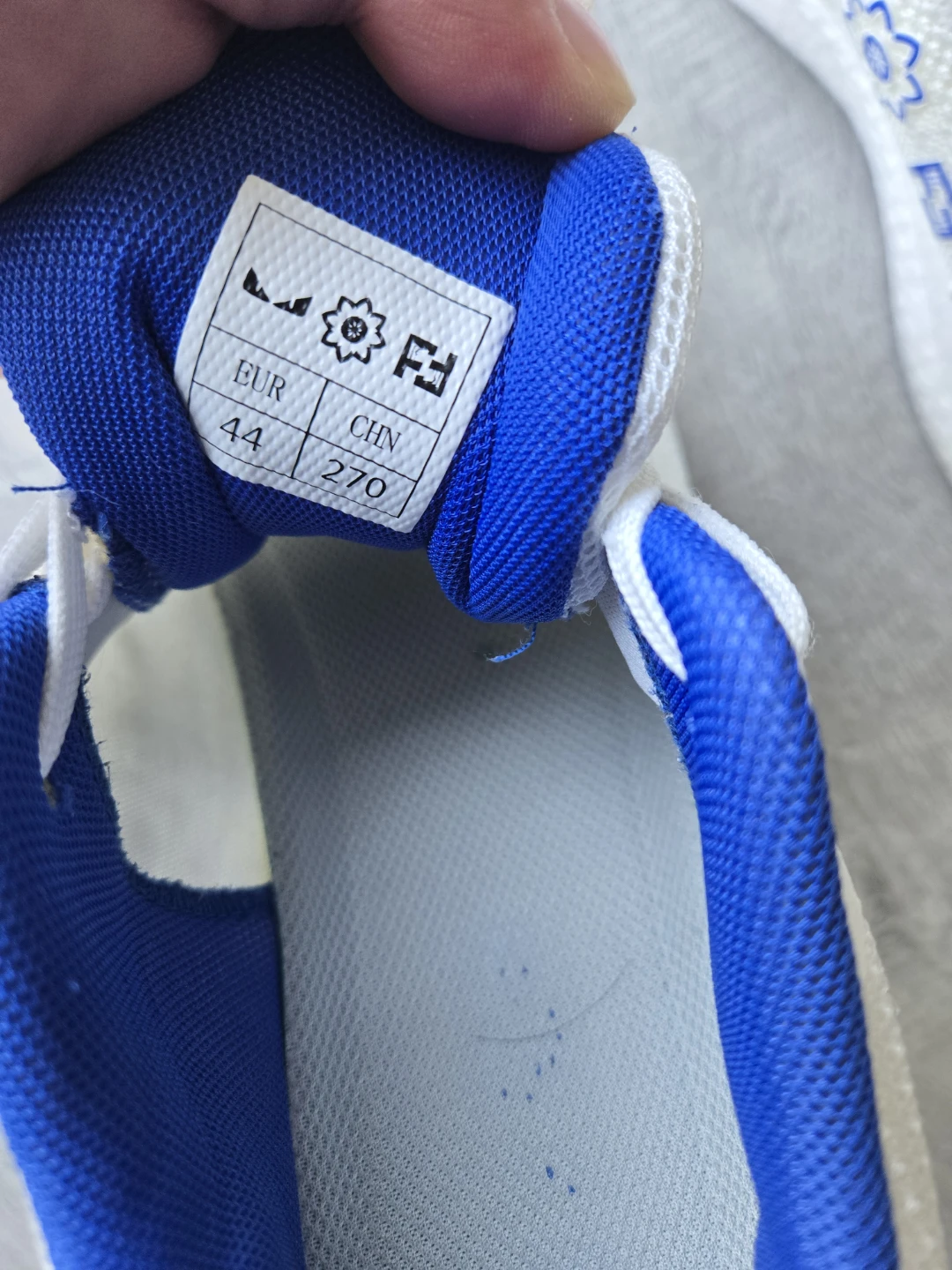 Fila Running Shoes - White/Blue - EUR 44 / CHN 270