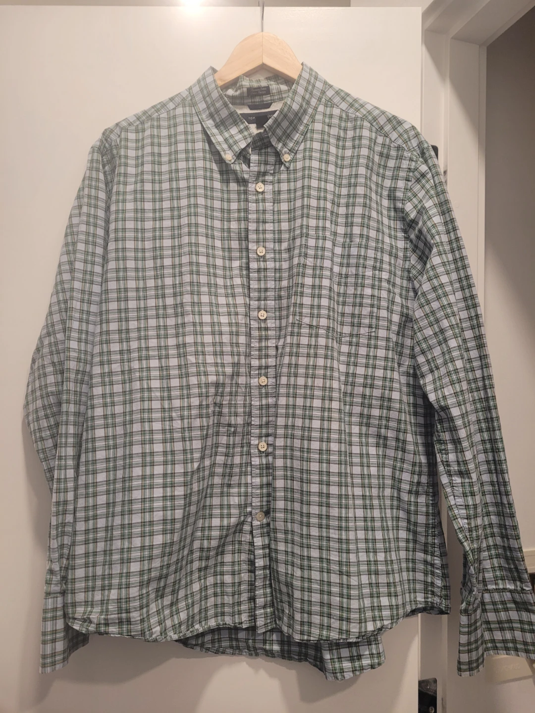 XL - 2x Men’s Long Sleeve Button Down Shirts Bundle T. Hilfiger - photo 2