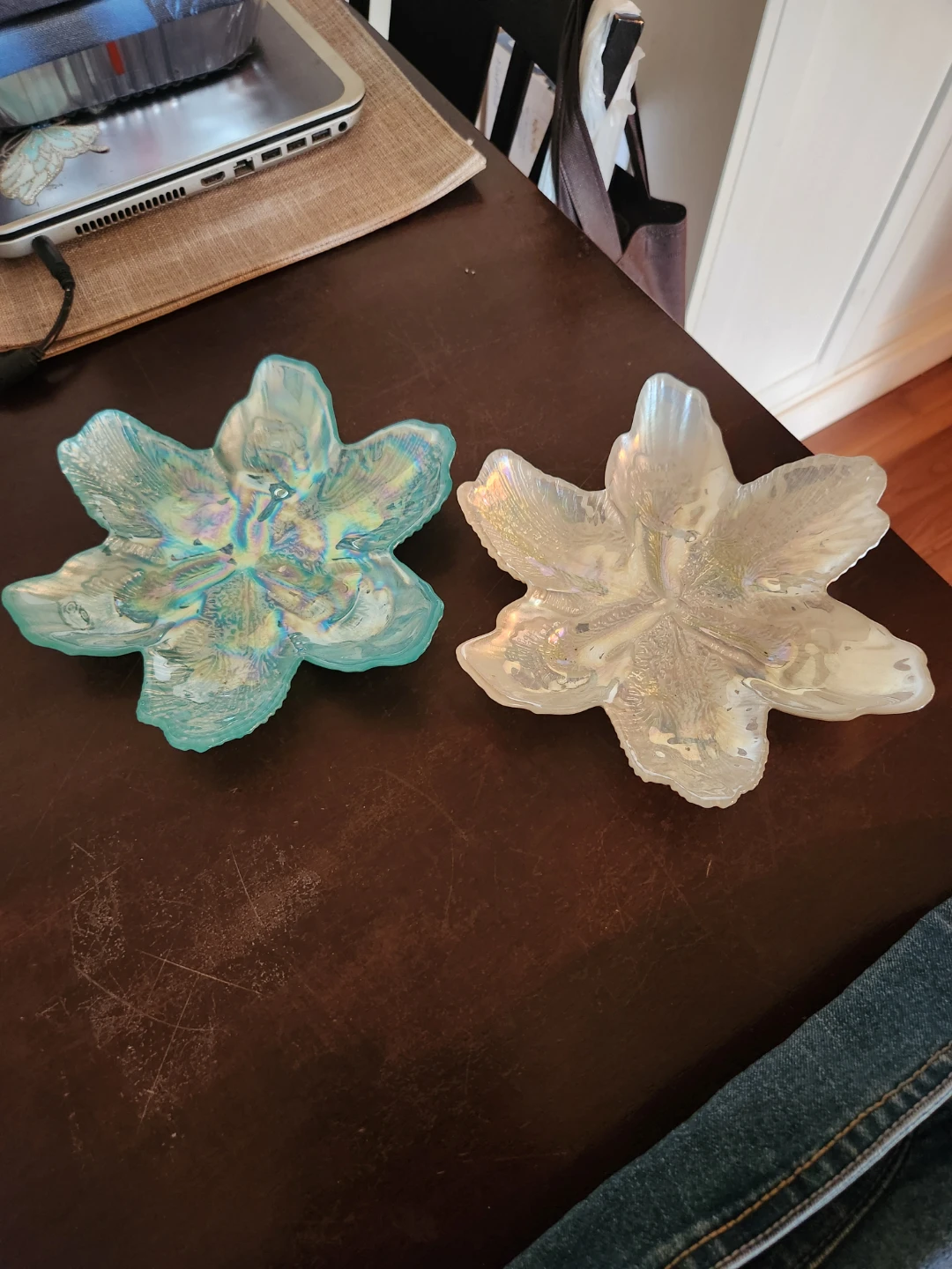 Turkish irrendescent dishes Akcam