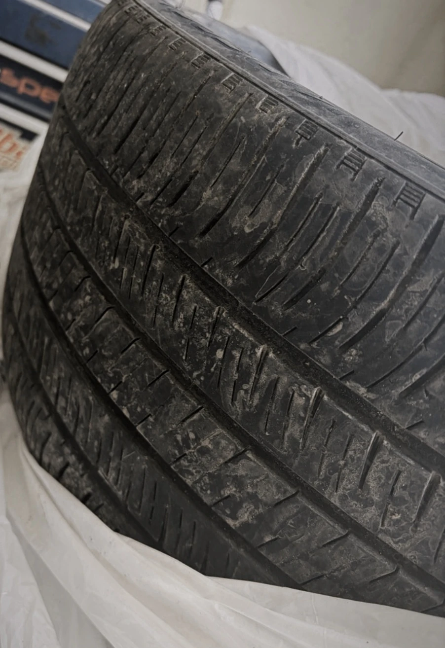 Good Set of 4 All Seasons Tires Size 235 40 R19 M+S *DEAL*