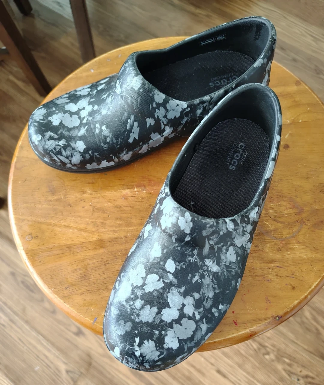 Crocs Women's Black Floral Clogs
