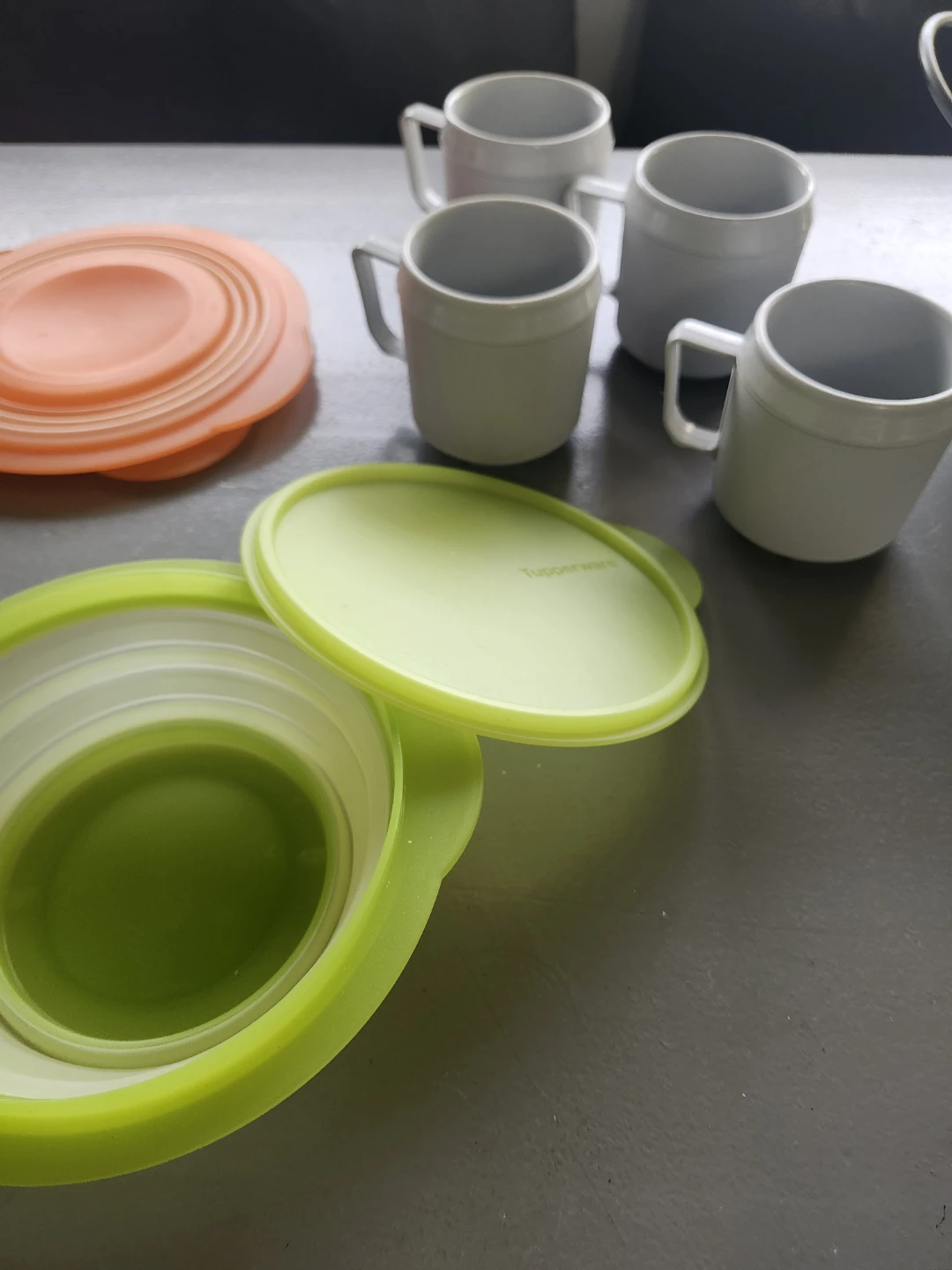 Tupperware Collapsible Bowls and Lids Set - photo 2