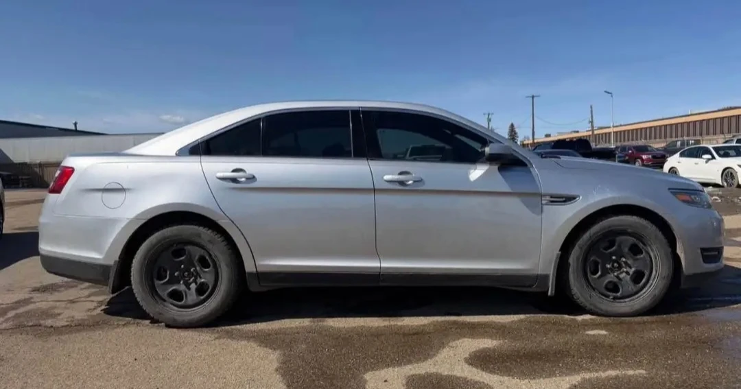 2015 Ford Taurus SEL – AWD –