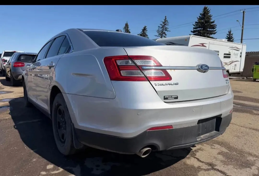2015 Ford Taurus SEL – AWD – - photo 2