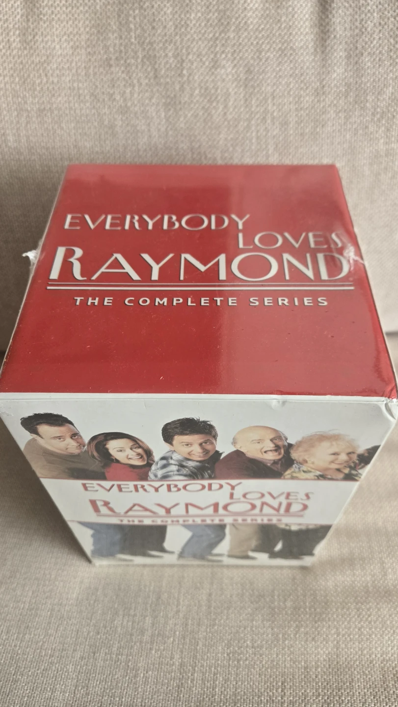Everybody Loves Raymond: The Complete Series DVD Set - photo 2