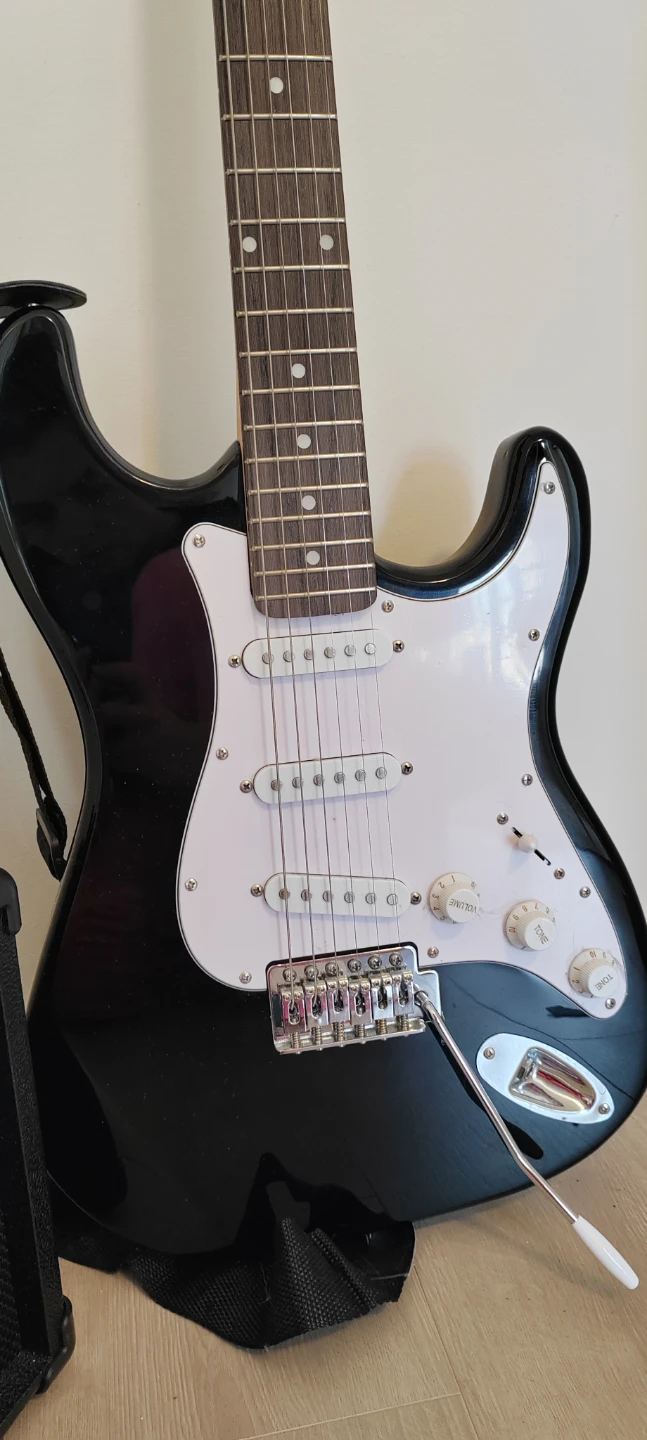 CB SKY Electric Guitar with G-5 Amplifier - photo 5