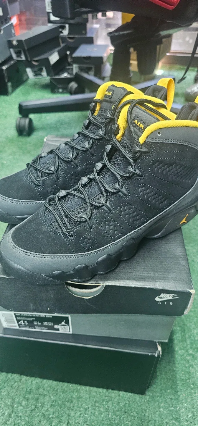 Air Jordan 9 Retro (GS) "Black University Gold" Size 4Y - photo 3