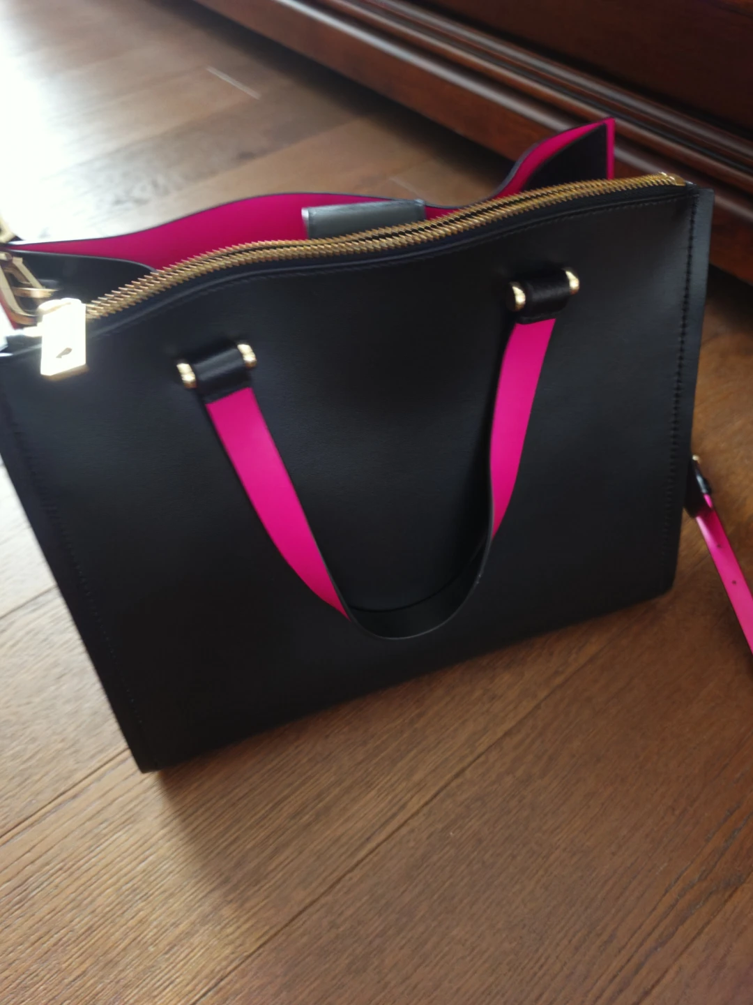 Kate Spade Black Leather Tote Bag with Pink Interior - photo 3