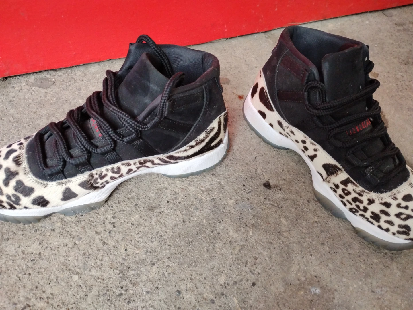 Jordan 11 "Leopard" Sneakers