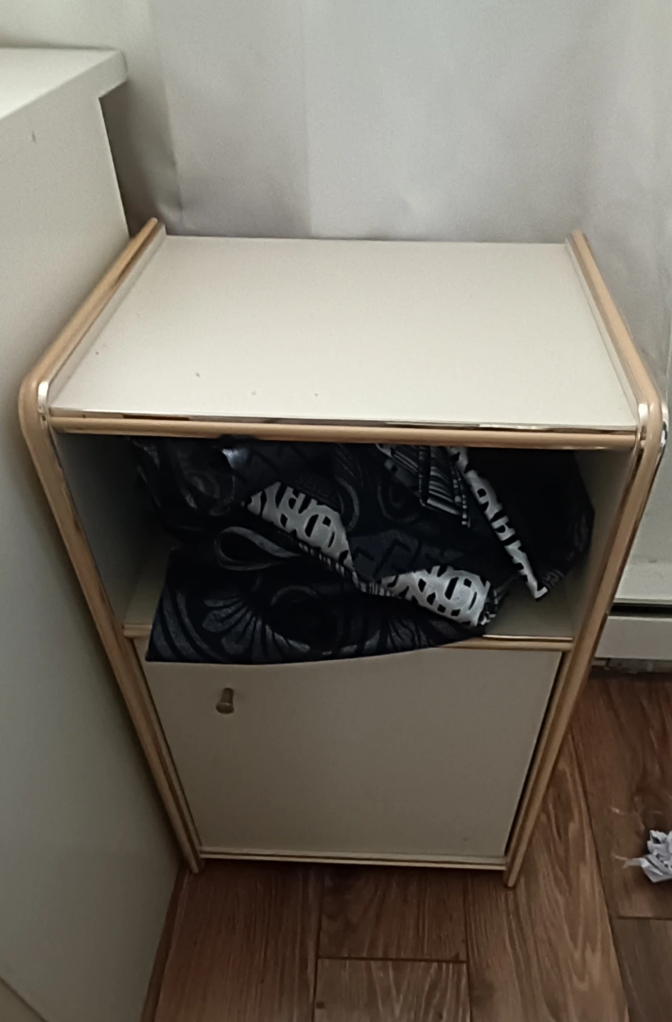 Cream and Gold Bedside Table with Drawer - photo 2