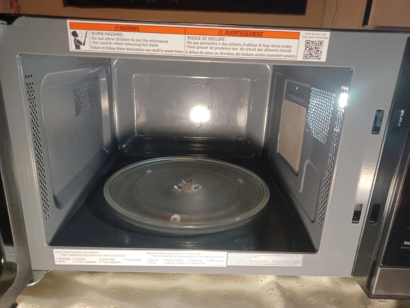 Panasonic 900W Microwave Oven NN-SG455 - photo 3