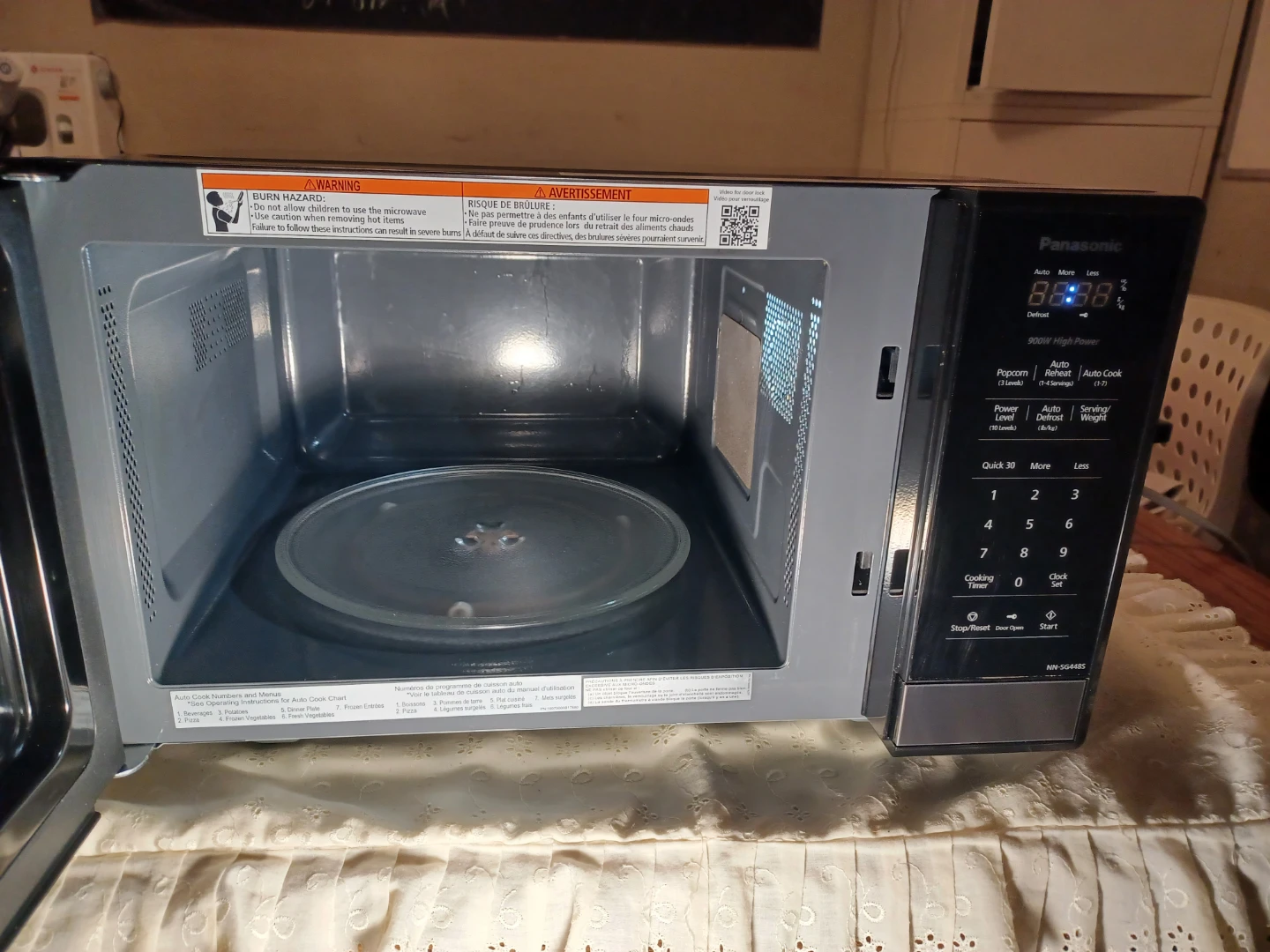 Panasonic 900W Microwave Oven NN-SG455 - photo 4