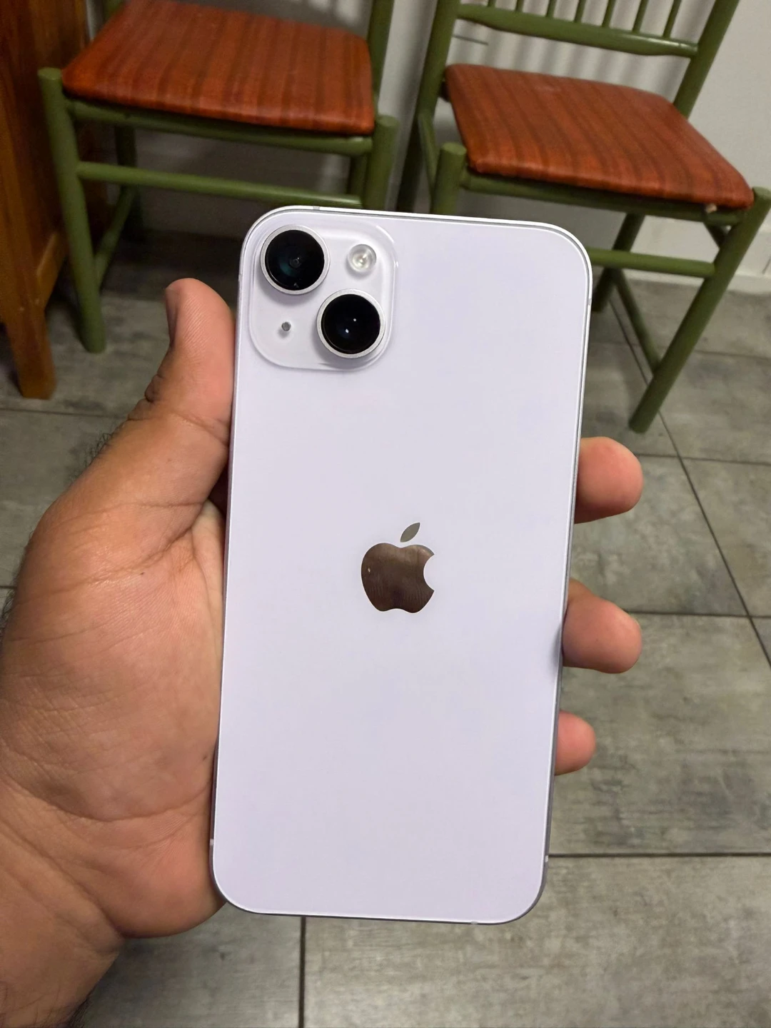 Apple iPhone 14 plus.