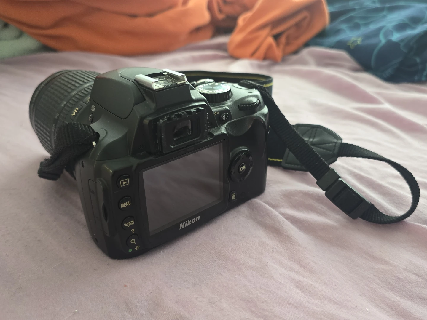 Nikon D60 w/ 18-105mm lense (READ DESCRIPTION) - photo 3