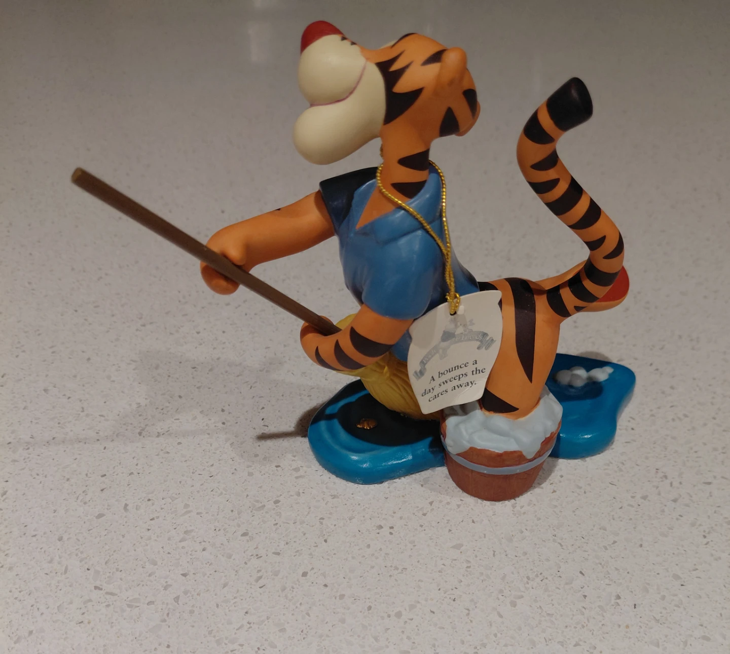 Pooh & Friends Tigger "A Bounce A Day Sweeps the Cares Away" - photo 2