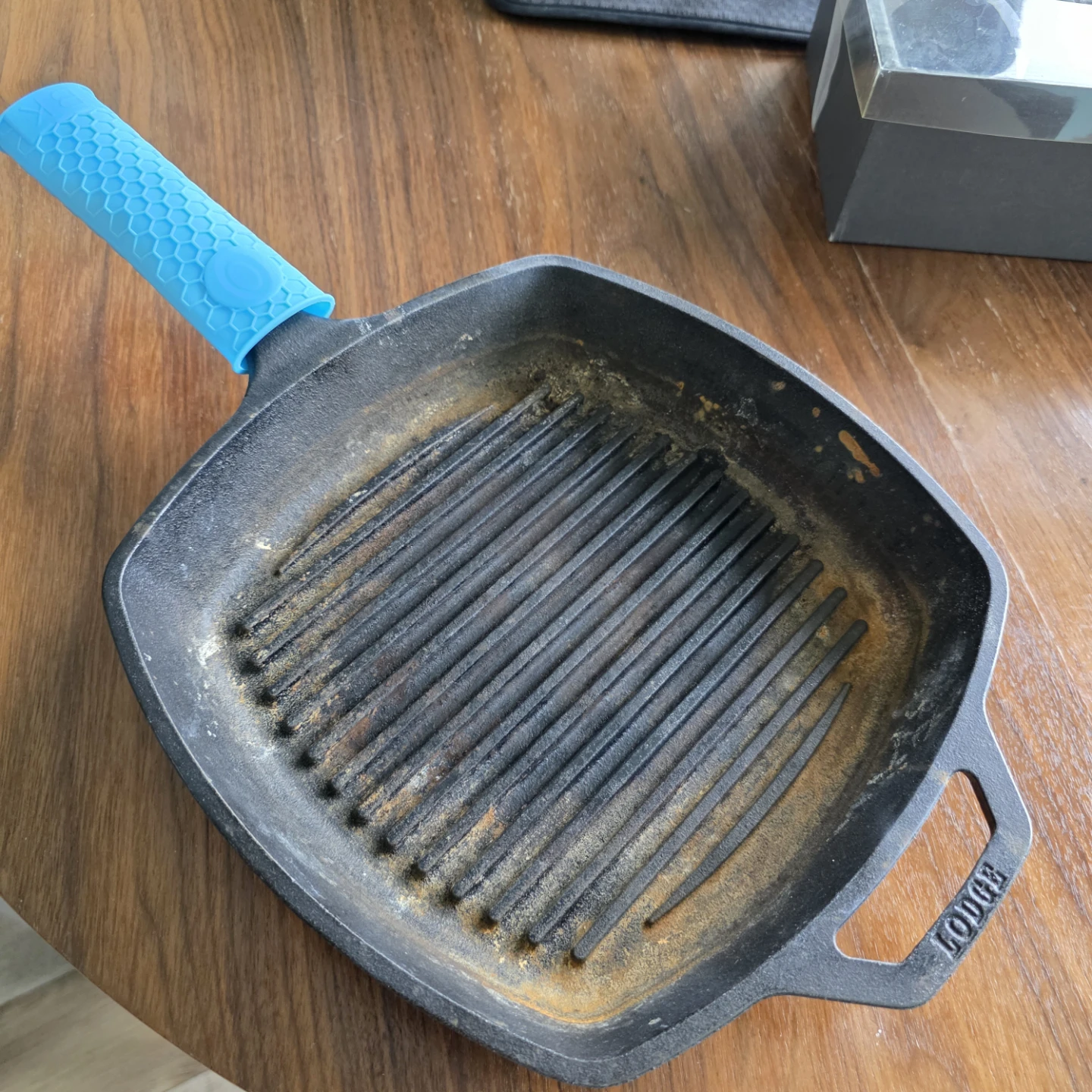 Lodge Cast Iron Grill Pan with Blue Handle Cover