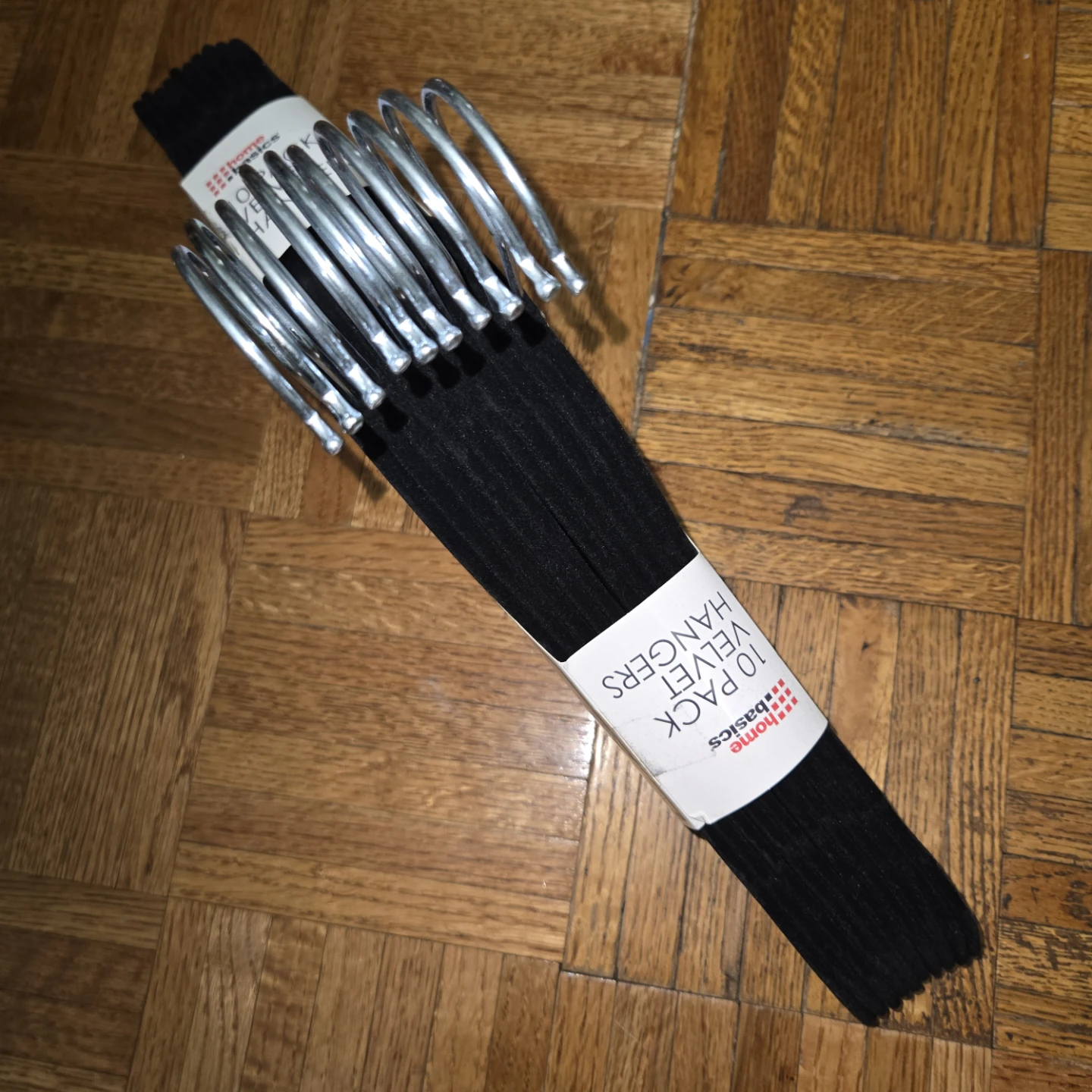 * NEW * Home Basics 10 Pack Velvet Hangers - Black - photo 5
