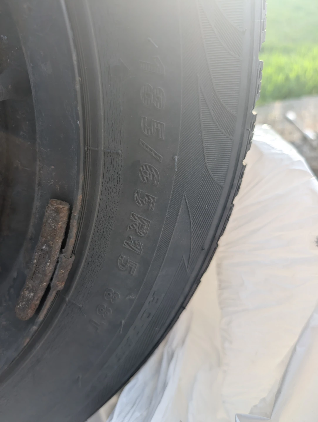 15" Nissan Steel Rims with Tires (185/65R15) – Set of 4 - photo 2