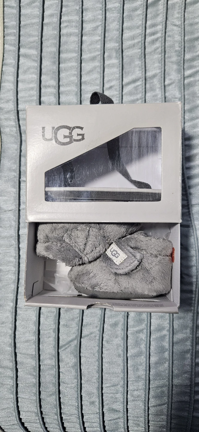 UGG Bixbee Baby Boots. Size L, 6/7months - photo 3