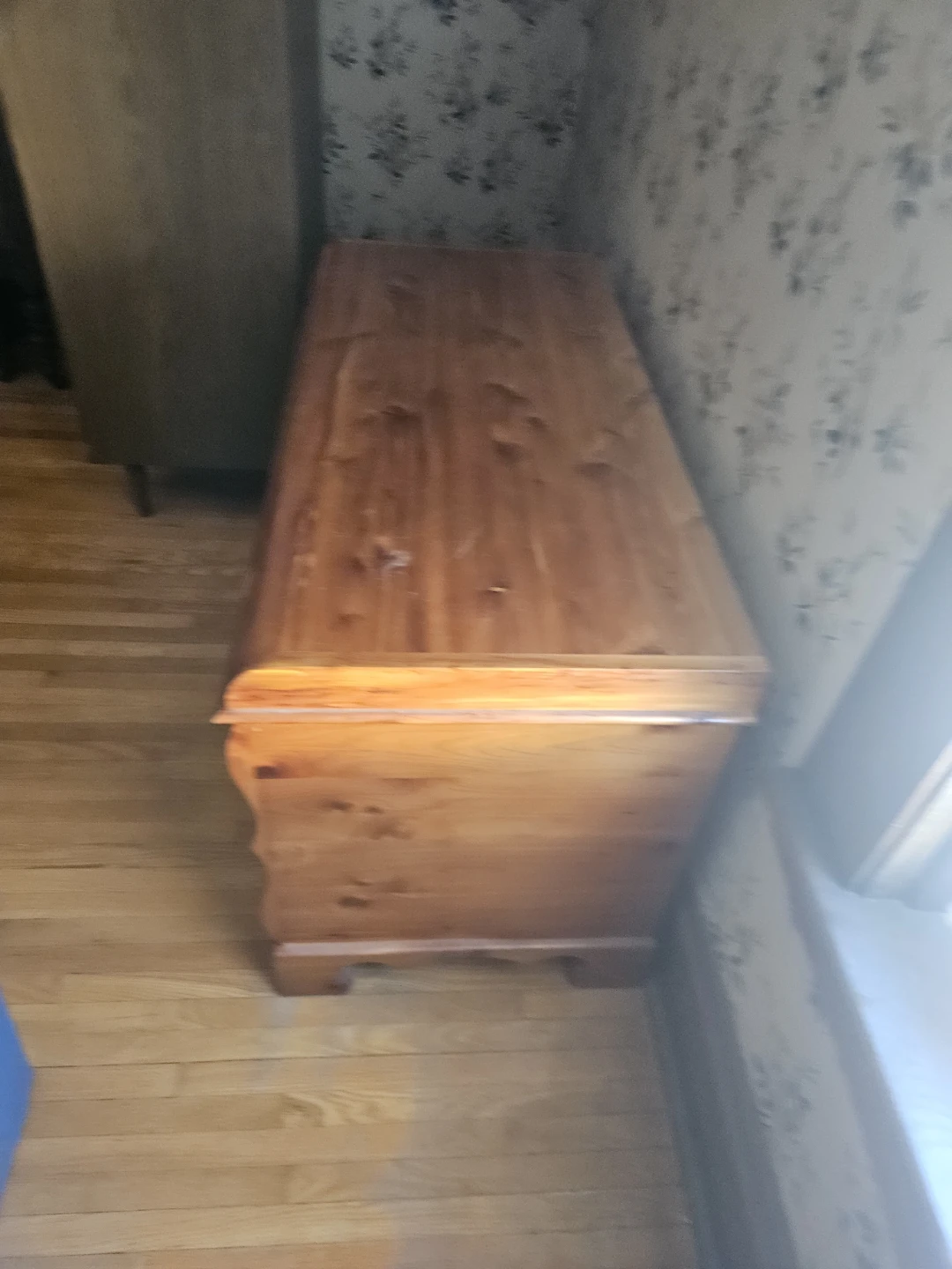 Cedar Chest with Star Inlay - photo 3