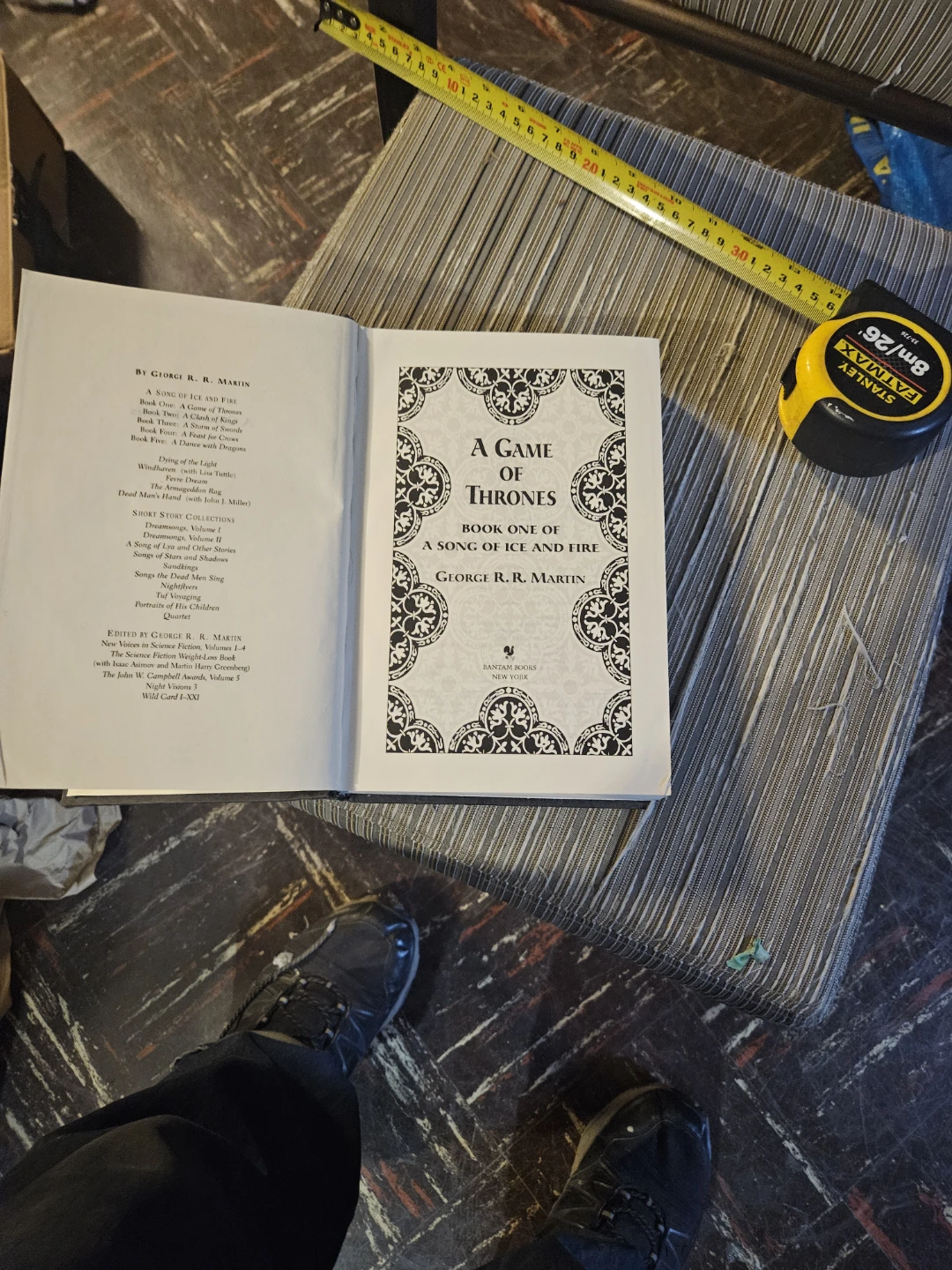 A Game of Thrones Book 1 by George R.R. Martin - photo 5