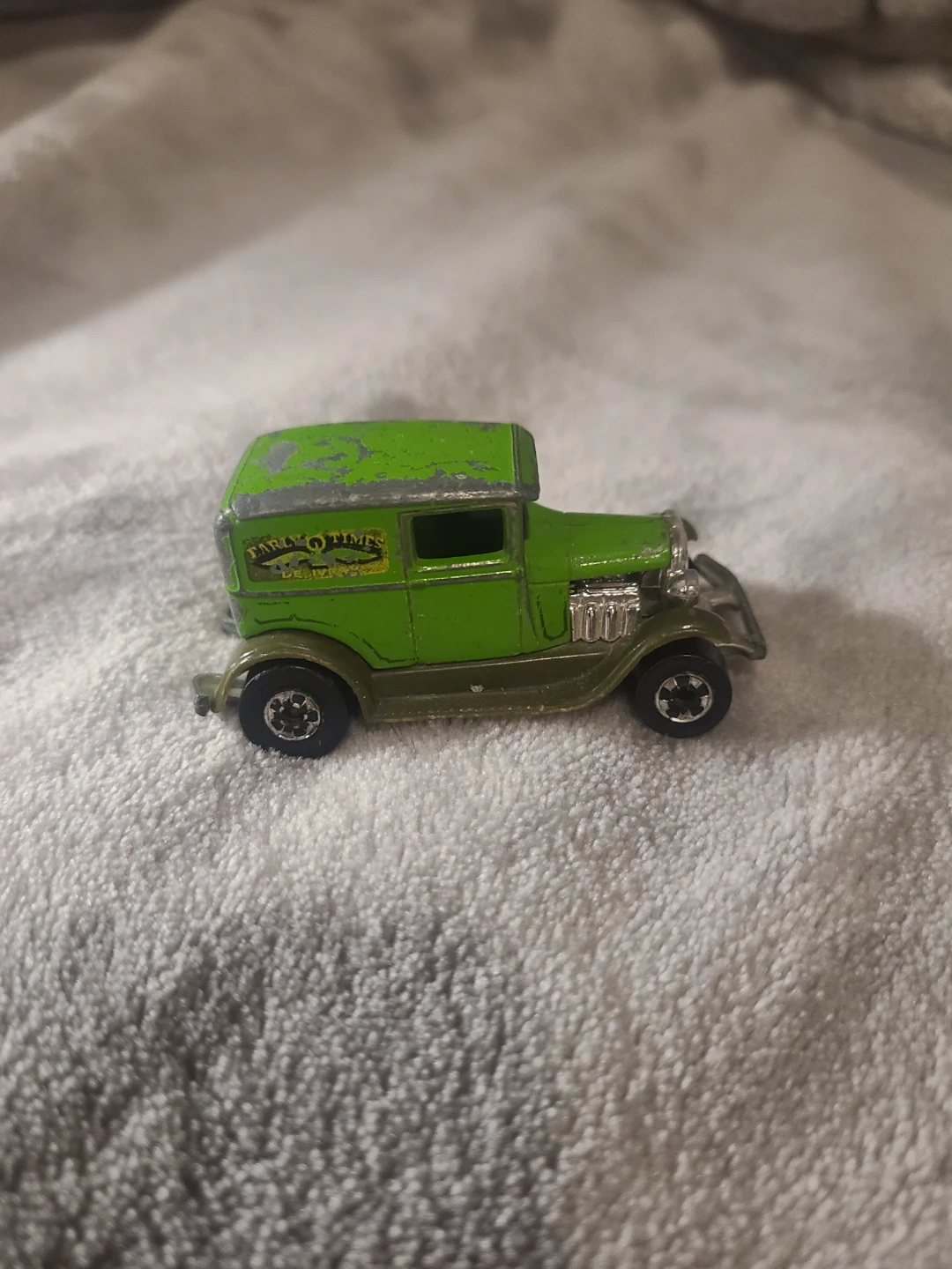 Hot Wheels 1977 Green Delivery Van Toy Car