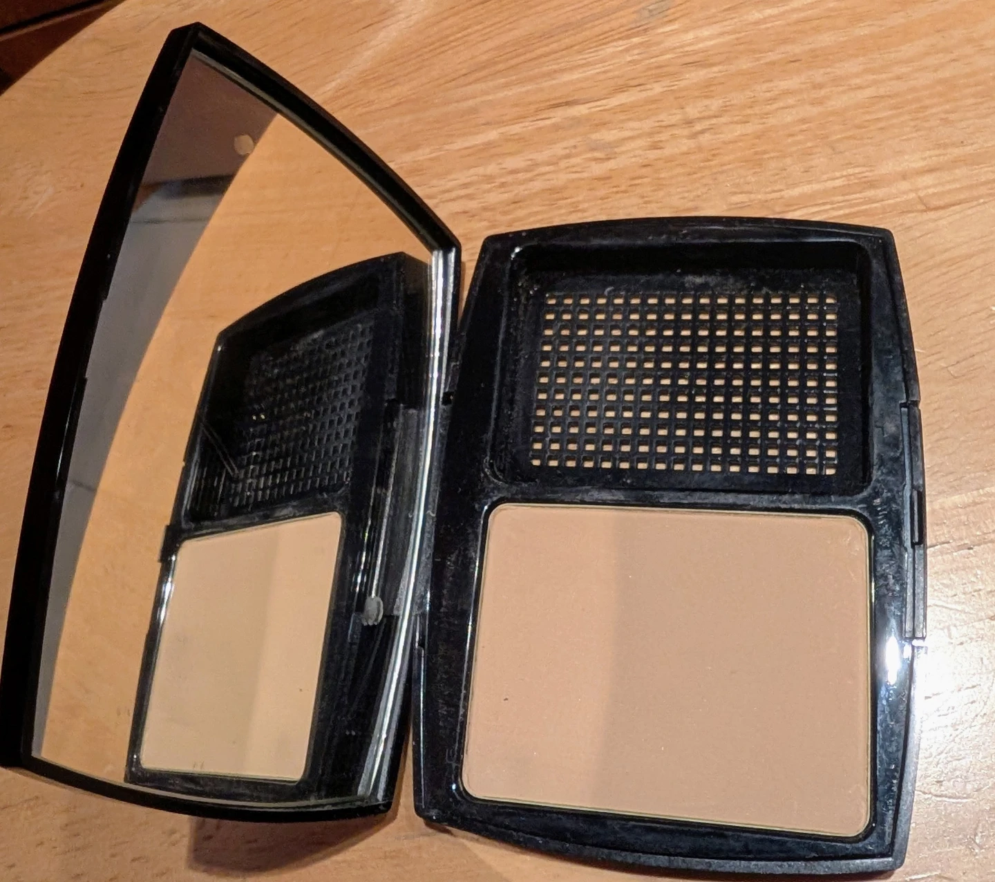Chanel Ultra Le Teint Flawless Finish Compact Foundation