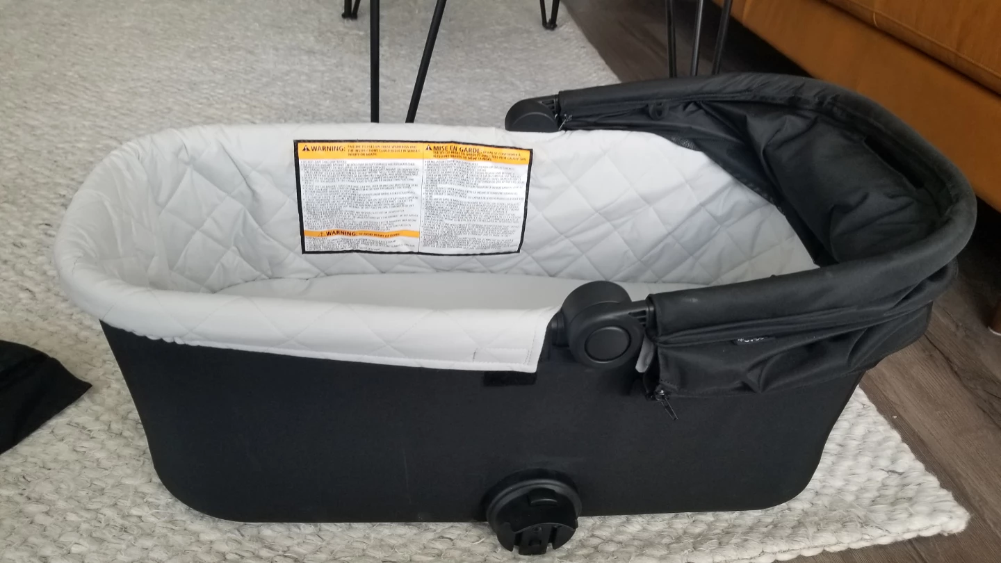 Baby Jogger Deluxe Bassinet 2 – Nearly New - photo 3