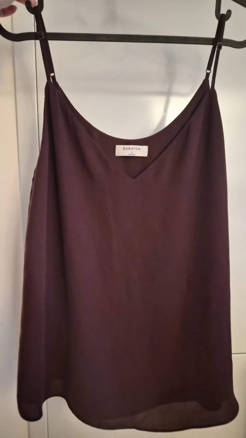 Aritzia Babaton sleeveless top