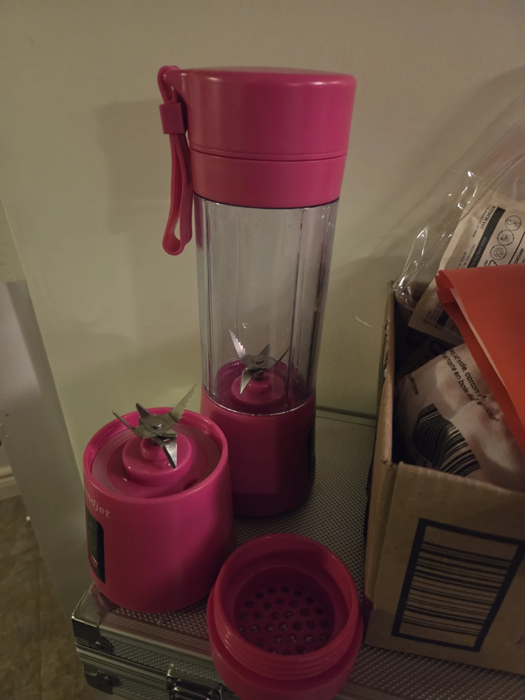 Blendjet blender with extra base & top