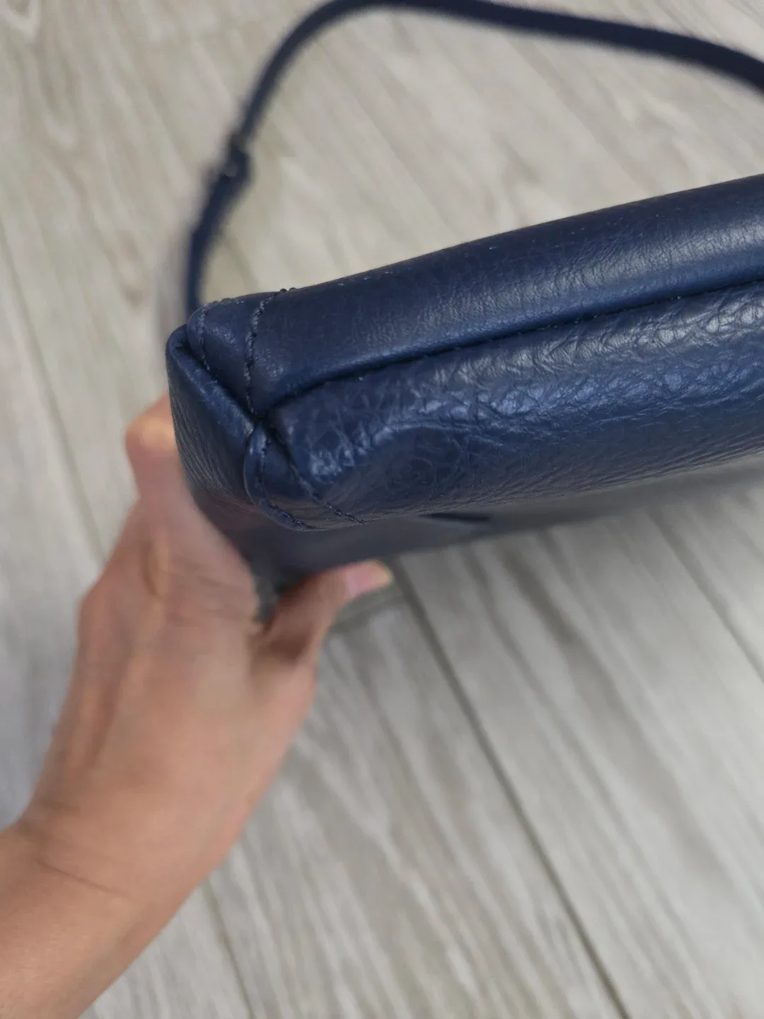 Matt & Nat Navy Blue Leather Shoulder Bag - photo 4