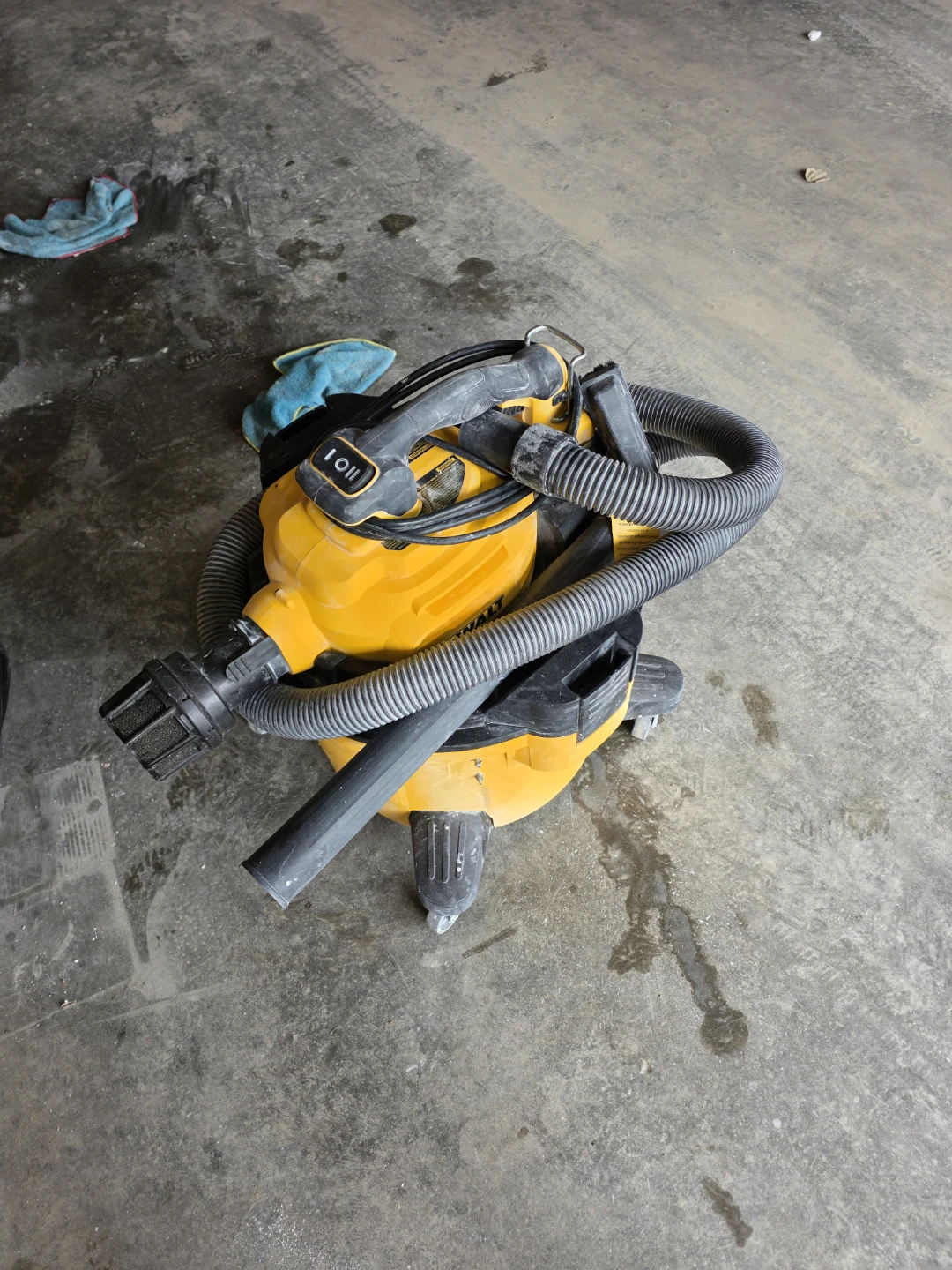 DeWalt Wet/Dry Vacuum - photo 4