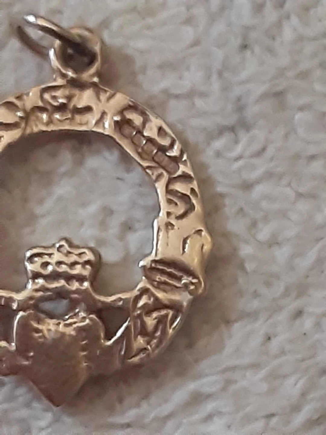 Gold Claddagh Charm Pendant - photo 3