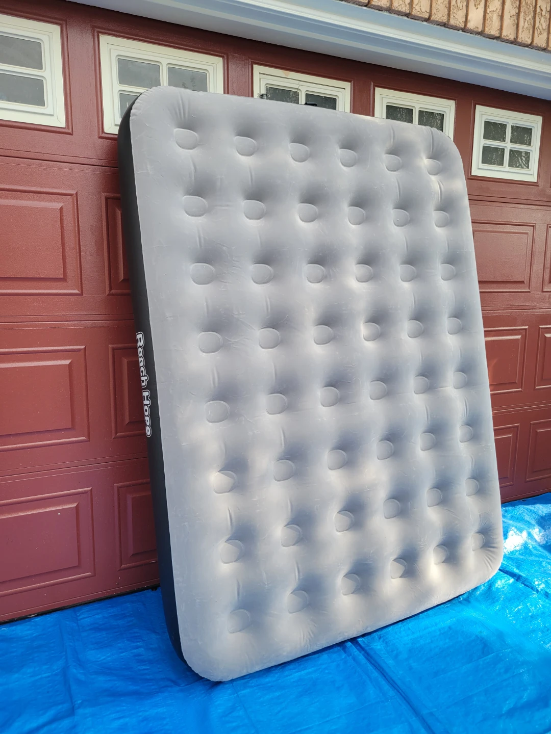 QUEEN Air Mattress with built-in Pump