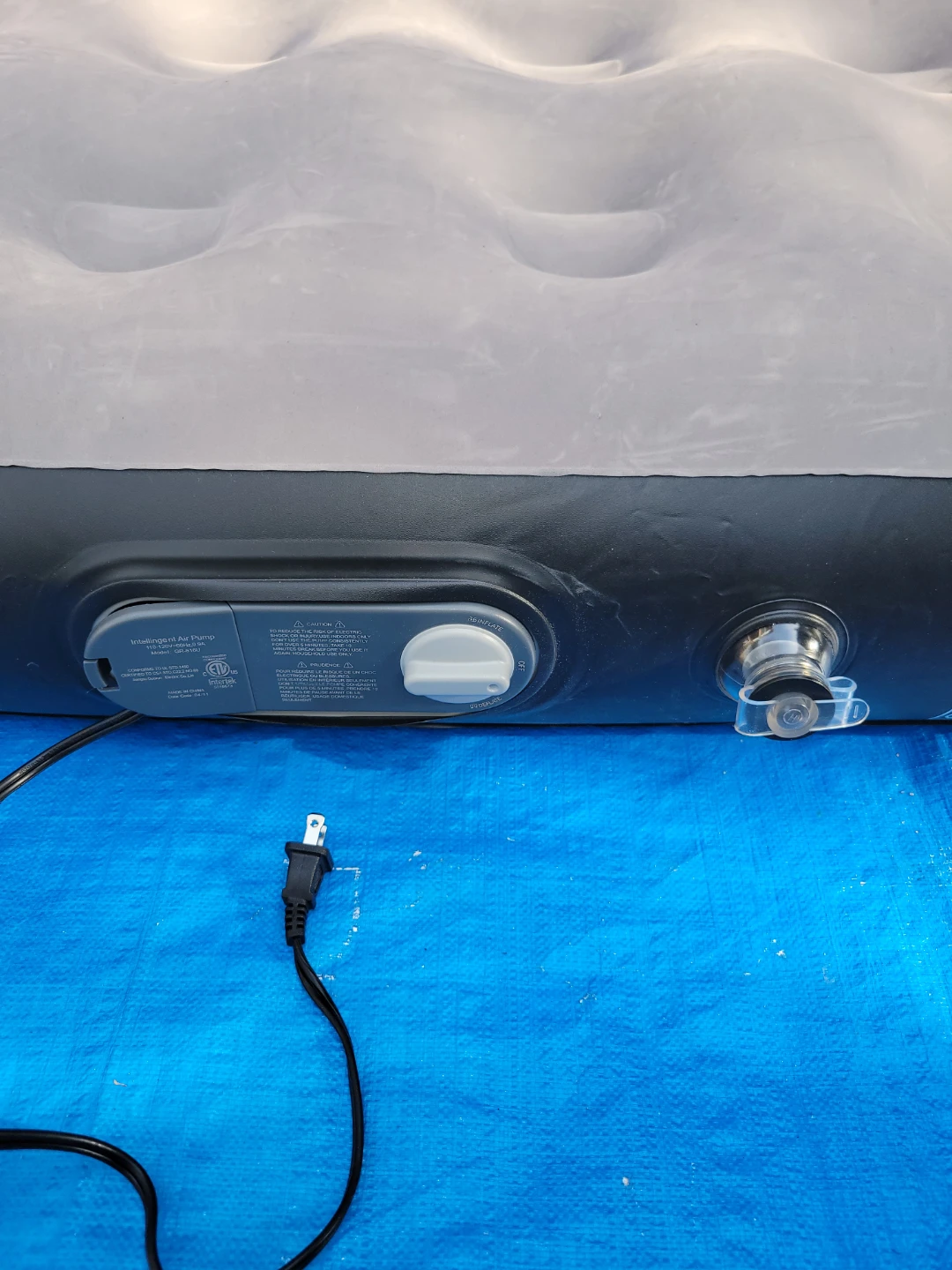 QUEEN Air Mattress with built-in Pump - photo 4