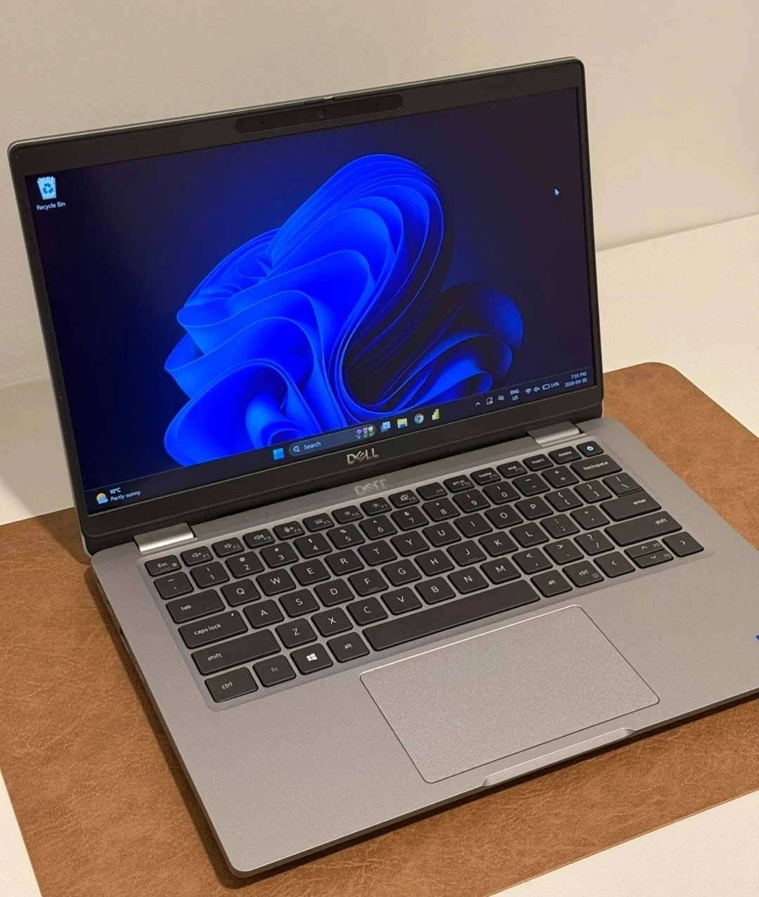 Dell Latitude 5320 2-in-1 Laptop - 256 Gb ssd - 8Gb Ram - Win 11