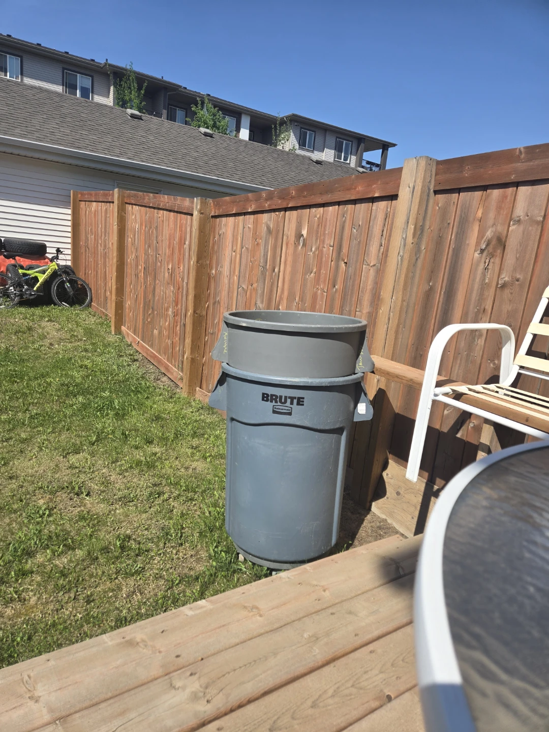 Brute Trash Can