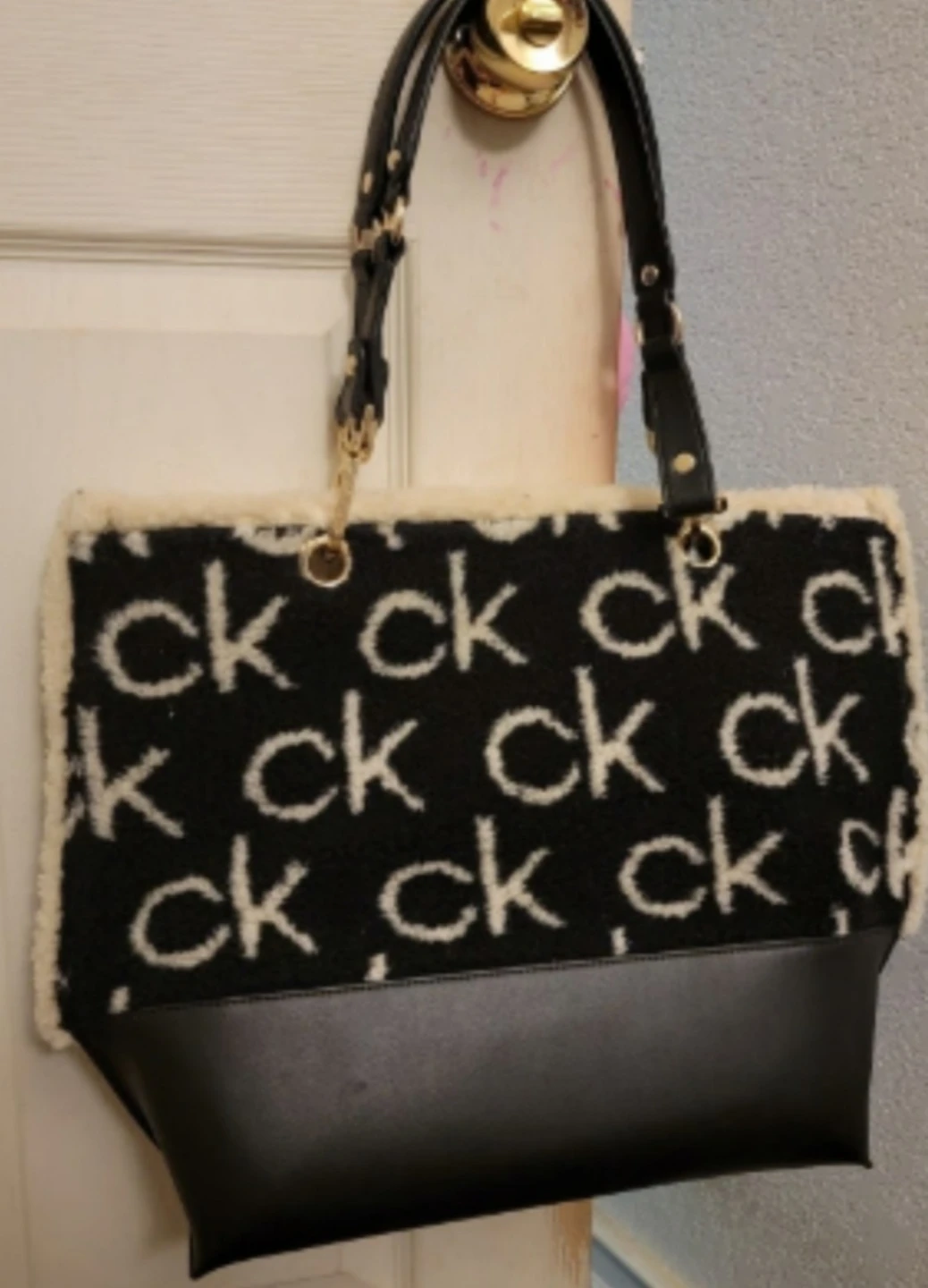 Calvin Klein Shoulder Bag