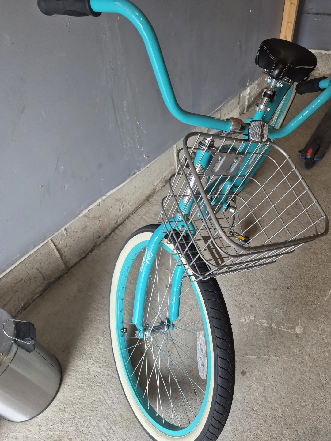 Huffy Cranbrook Women's Cruiser Bike