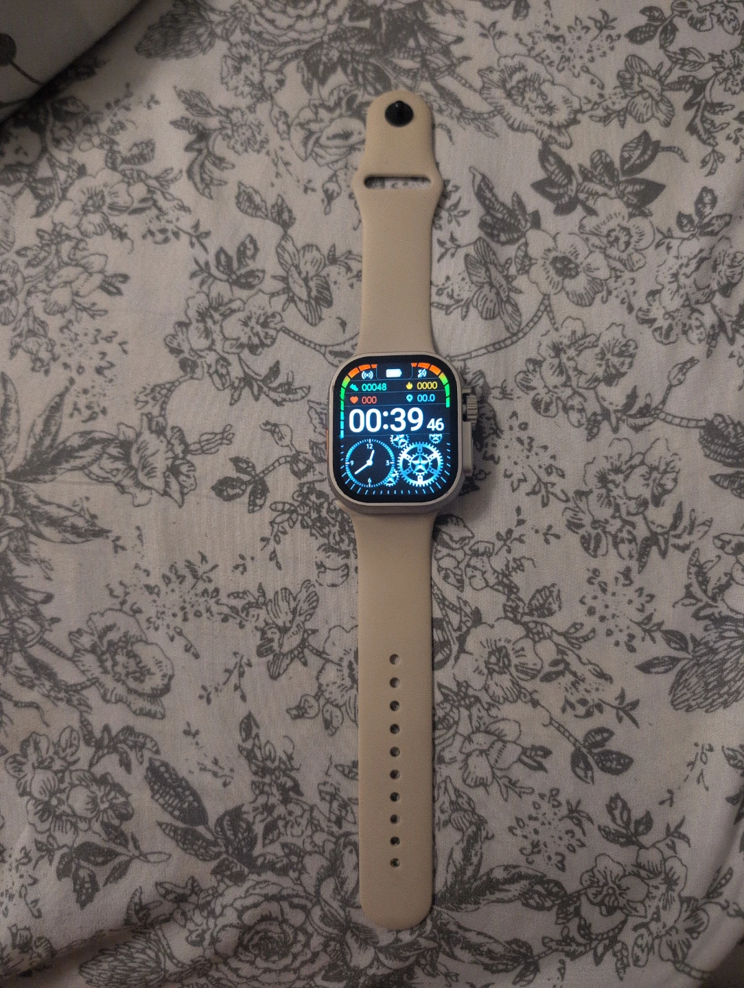 Smartwatch with Beige Band and Charger - photo 2