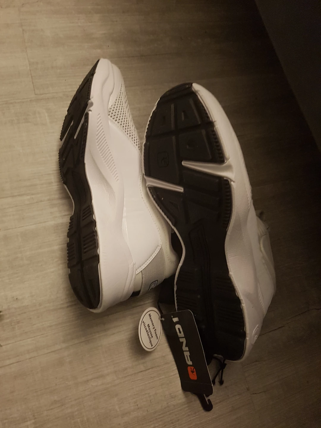 Brand new AND1 White Memory Foam Sneakers men size 8 - photo 2