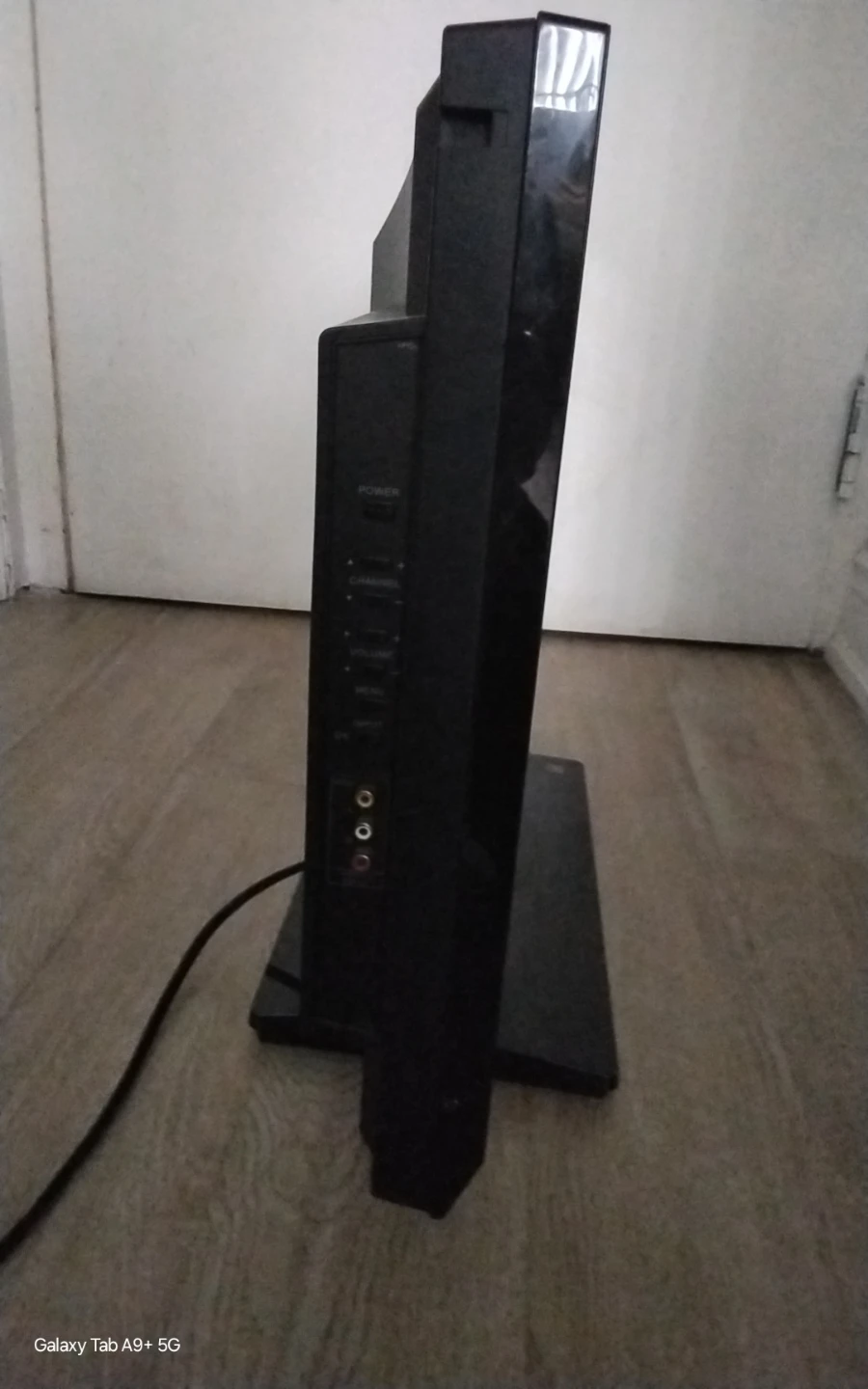 Sanyo 19" Flat Screen TV - photo 2
